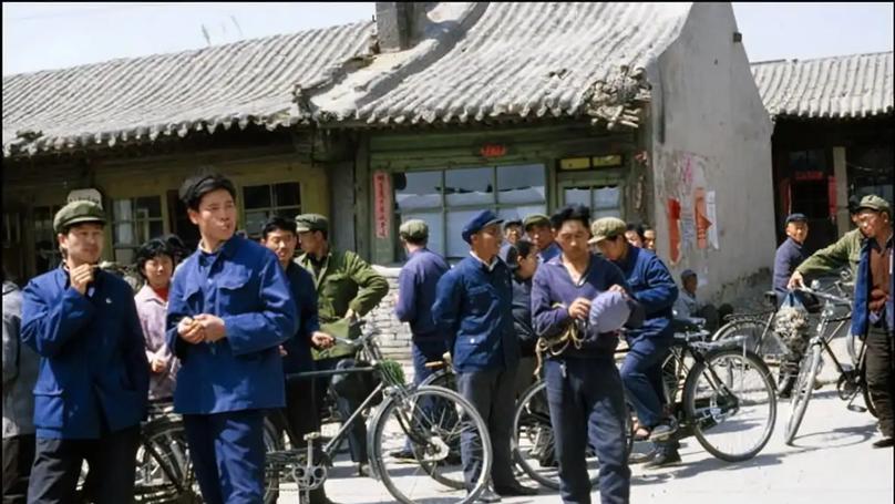 The Decline of Hat-Wearing: A Modern Cultural Shift